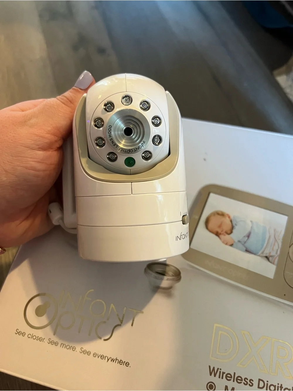 DXR-8 Wireless Video Baby Monitor - White/Tan